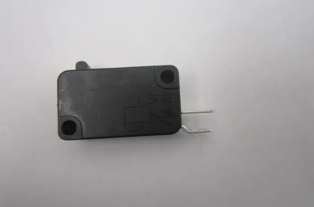 華工公司產(chǎn)品出廠(chǎng)合格率達(dá)100%，顧客滿(mǎn)意率達(dá)99%，受到用戶(hù)好評(píng)